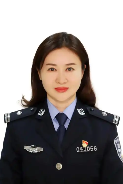最美女警一片丹心映林海海林市公安局车管所所长张雅萌
