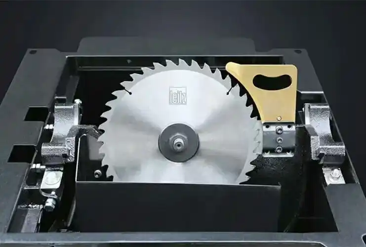 德国进口蓝帜锯片,锋利耐用,对各种木料展现出完美切割.