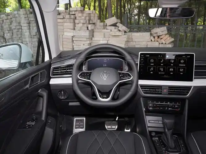 上汽大众 途观l 2023款 380tsi 自动四驱r-line越享版7座