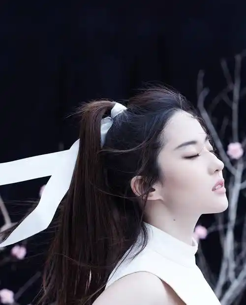 刘亦菲为何啥单身到现在?并不是没人娶,看看这些照片你就知道了!