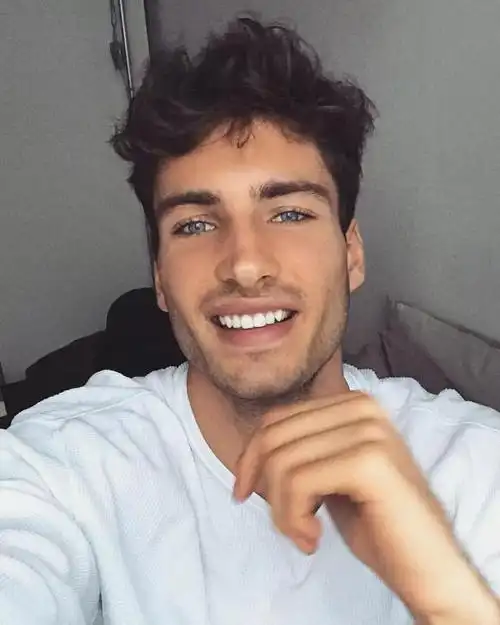 来自奥地利的男模christoph leitner成为了时装周的热门