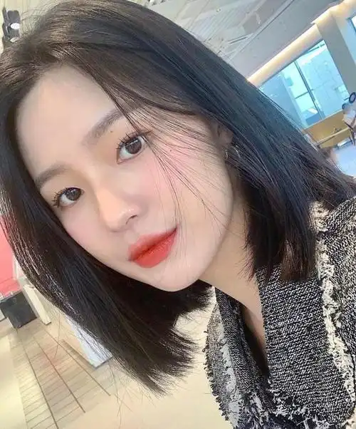 长脸女生想剪头,这4款发型才显气质更时髦,也是2021热门流行款