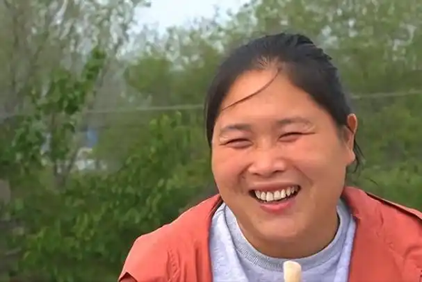 回顾33岁网红胖妹每天直播吃肥肉3年后老得像60岁太婆咋回事