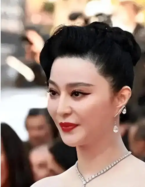 42岁范冰冰被封杀五年隐婚对象揭秘!