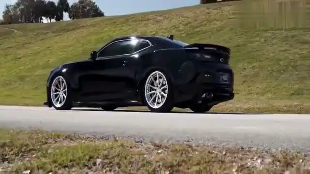 汽车资讯-大黄蜂科迈罗,黑色更炫酷