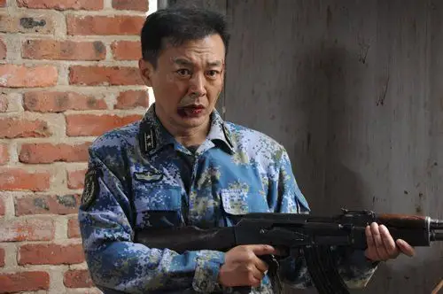 [电视新闻]《火蓝刀锋》央视热播 专家揭新时期择兵关键