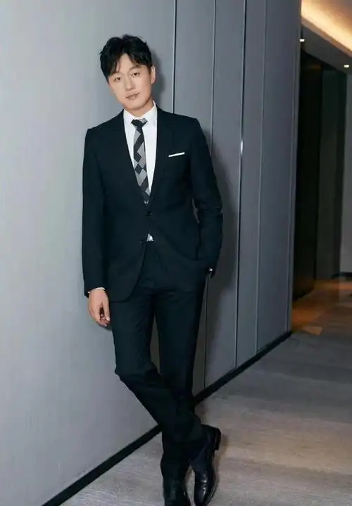 佟大为娶初恋为妻婚后连生3胎一家五口其乐融融