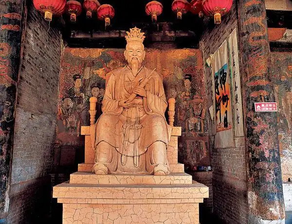 正殿内供奉的张果老像