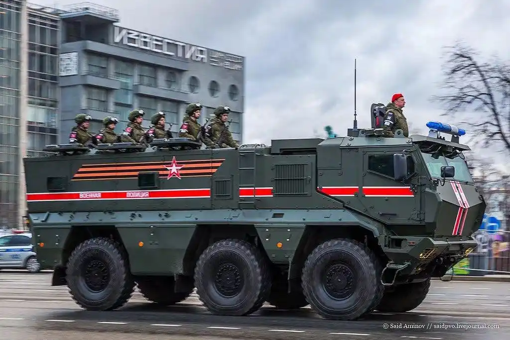 俄罗斯阅兵车辆方队全面展示首次亮相装备并不少