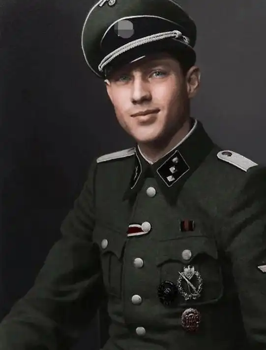 二战德国军装是谁设计的?华丽外表下,被人称之为"优雅的恶魔"