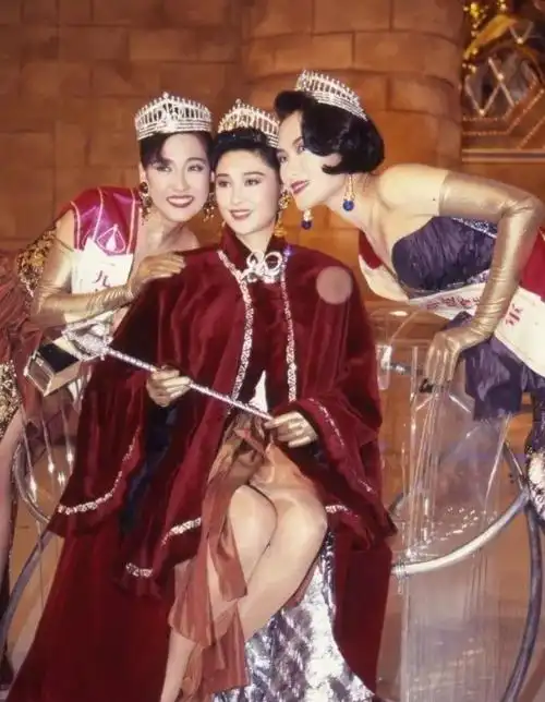 卢淑仪:曾是香港小姐冠军,为李克勤放弃事业,婚后日子有滋有味插图10