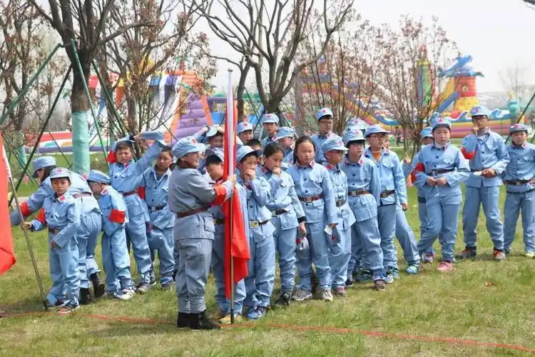 小小红军从军记