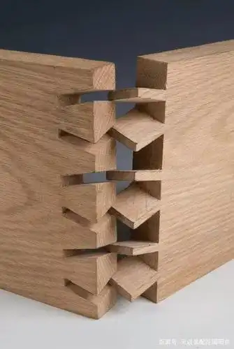 而在这其中,结构的中心——"榫卯"的制作工艺仿佛被赋予了家具的灵魂