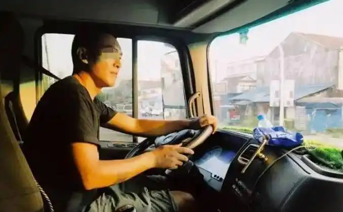 刘涌和刘晓津都对对方很满意,很快在亲朋好友的见证下结了婚.