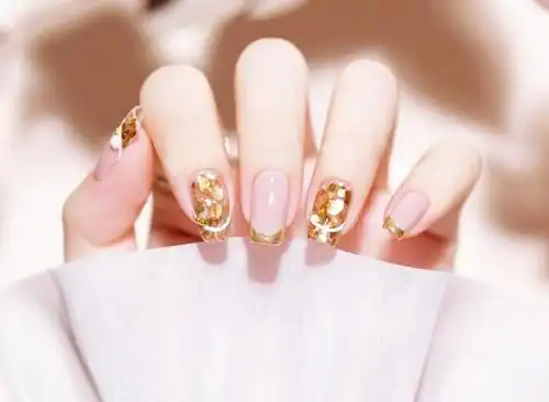 2020新款裸粉色云母片法式美甲