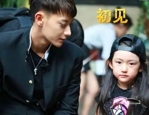 【图】闪亮的爸爸黄子韬贝贝"父女"组合 节目形式新颖获网友关注