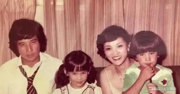 离异后选择单身的男演员尊龙和前妻成了朋友秦汉单身三十余年