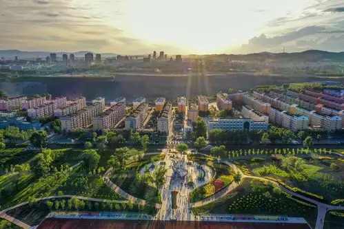 航拍鹤岗东山区新一体育公园