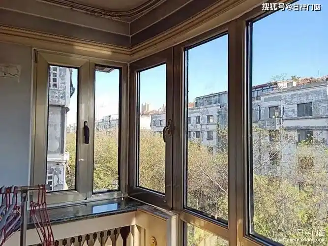 月坛南街定做铝合金窗户安装香槟色断桥铝_手机搜狐网