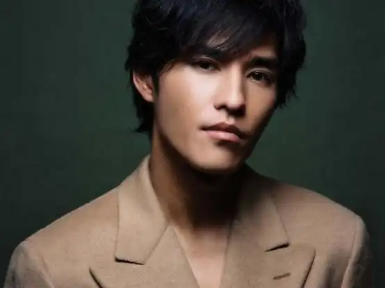 蓝正龙揣摩角色到夜店体验 与庹宗康交换经验