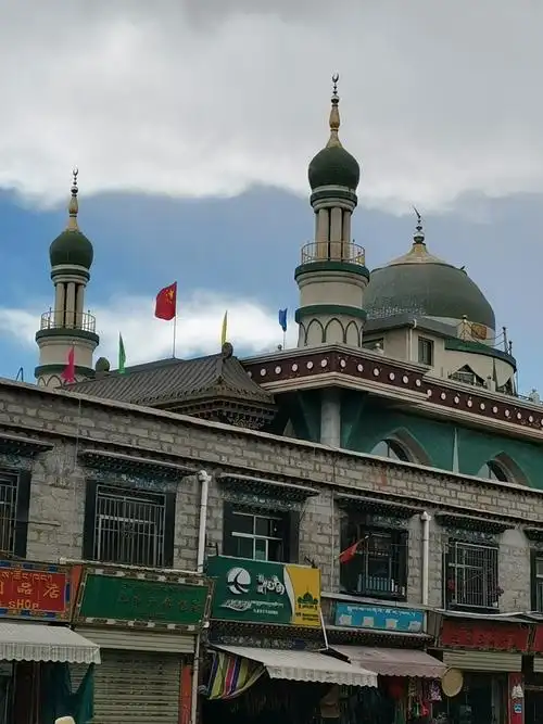 西藏拉萨清真大寺.以前没见过.