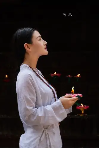 我问佛:世间为何有那么多遗憾?佛曰:这是一个娑婆世界,娑婆即遗憾.