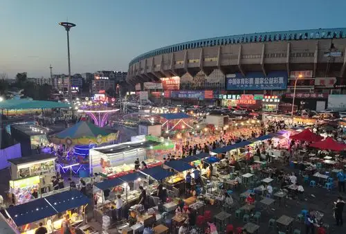 抚顺最火爆的夜市,人山人海