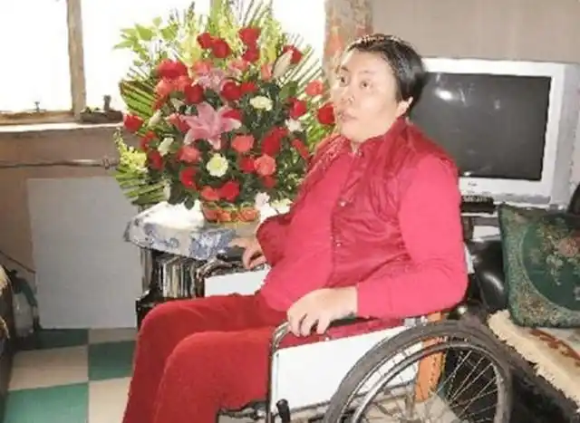 朱令被投毒事件已过26年,凶手仍未落网:今全身瘫痪,智商如儿童