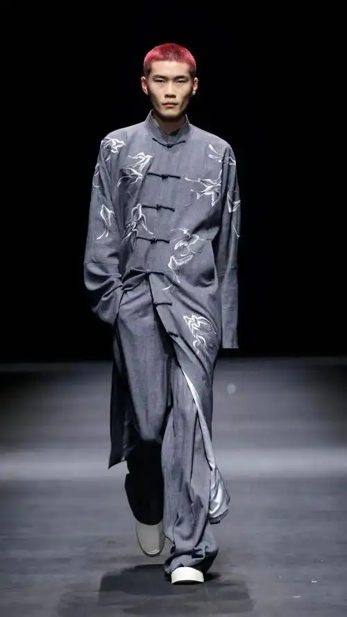 中国国际时装周|三寸盛京2024春夏系列-服装中国国际时装周-cfw服装