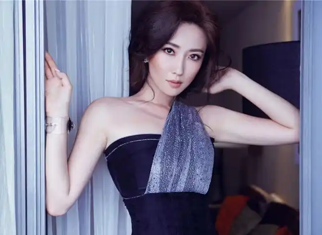 金丰年纪多大了天津哪里的演员金丰的老公是谁资料照片遭扒