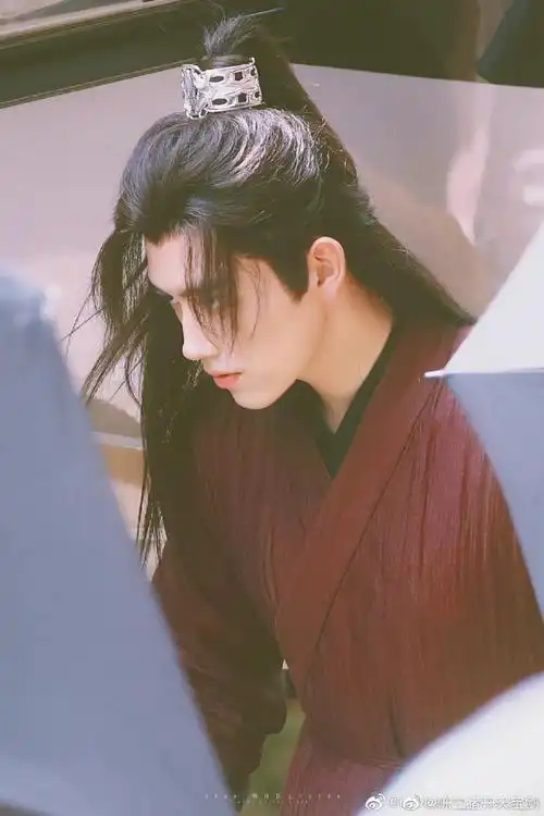 主演是虞书欣陈飞宇,大家看好这两位的古装合作吗?