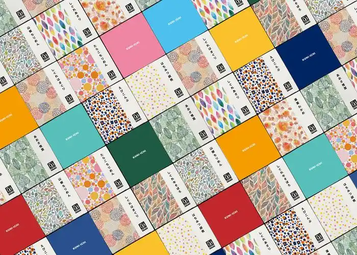 新包装包括九个标签,旨在使日本传统图案现代化并表达成分的特征.