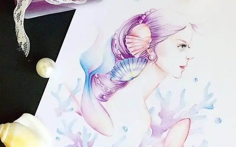 手绘蓝紫色玛格丽特式的幻想海的女儿彩铅手绘教程过程版