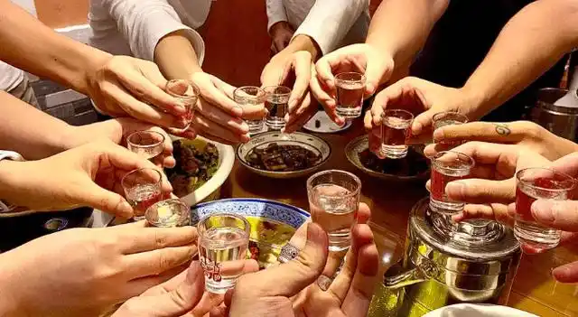 酒桌文化的终结者广东人走红网络网友论喝酒只服广东人