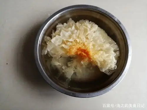 冬天多喝这碗银耳汤,滋阴润肺,皮肤滋润不干燥
