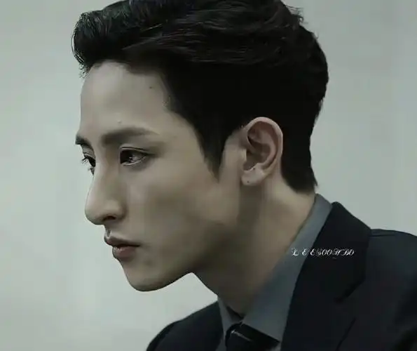 黑西装爱了好吧#李洙赫  #李洙赫神仙颜值
