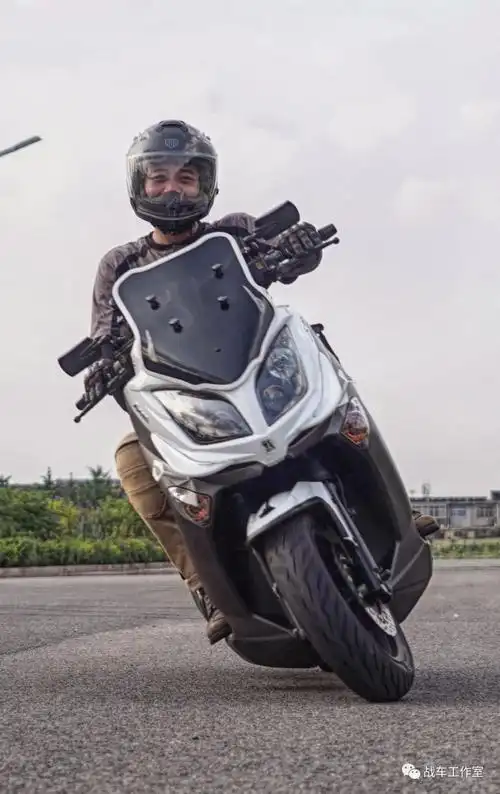 最终纠结光速aplus400对比光阳赛艇s350tcs