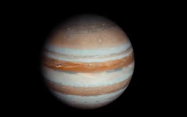 的行星,二是气态行星,主要成分为非固体的行星,比如木星,土星和天王星