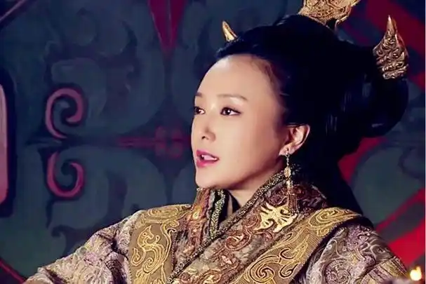 吕雉从贤良淑德到心狠手辣,虽权倾朝野,这样的人生是喜还是悲?