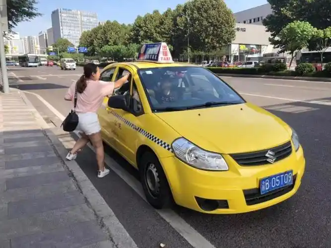 患者打车来成都仁品耳鼻喉医院看病,手机弄丢出租车司机送回