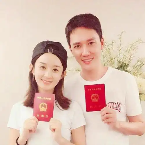 2021年4月23日,赵丽颖与冯绍峰又一次震惊到广大网友,二人无预警官宣