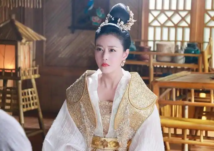 打开网易新闻 查看精彩图片周海媚2018年1月,周海媚出演古装武侠剧