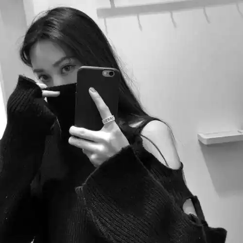 霸气冷漠女生头像黑白不要踮着脚尖去爱一个人