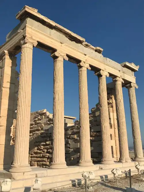 其它 希腊一一卫城 写美篇雅典卫城,是希腊最杰出的古建筑群,是综合性