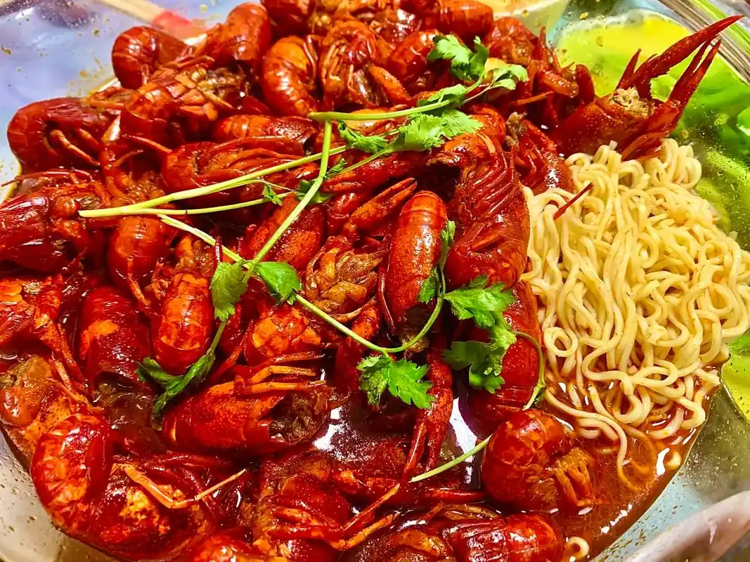 湛江霞山的一家私房外卖小龙虾太香了吧