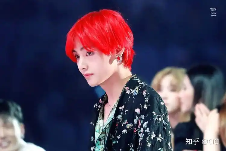 浩态狂香昔未逢,红灯烁烁绿盘笼——金泰亨红发合集 - 知乎