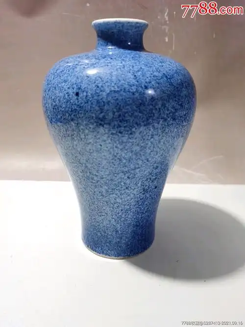 清代洒蓝梅瓶