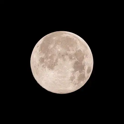 三月份的月亮你喜欢什么颜色的