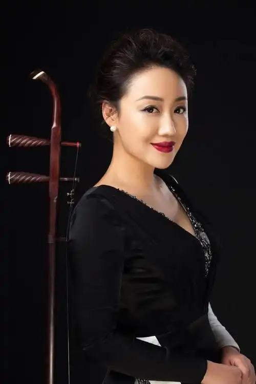 赵元春(天津音乐学二胡院副教授,拉弦教研室主任)刘虹(中国音乐学院