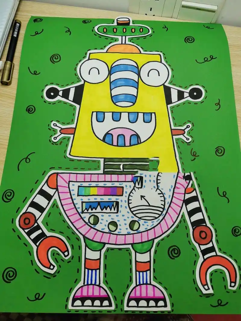 儿童画《机器人》 年龄:6～7岁 材料:素描纸,彩卡,勾线笔,水彩笔